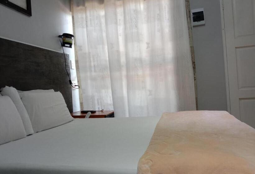 ペンション Evergreen Guest House Westonaria Town