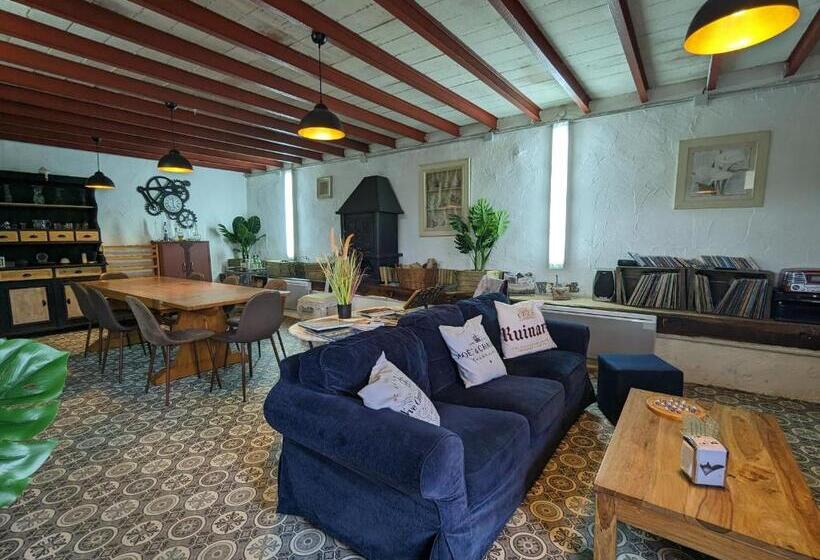 膳宿费 Guestroom Bouges Le Château, 1 Pièce, 3 Personnes   Fr 1 591 536