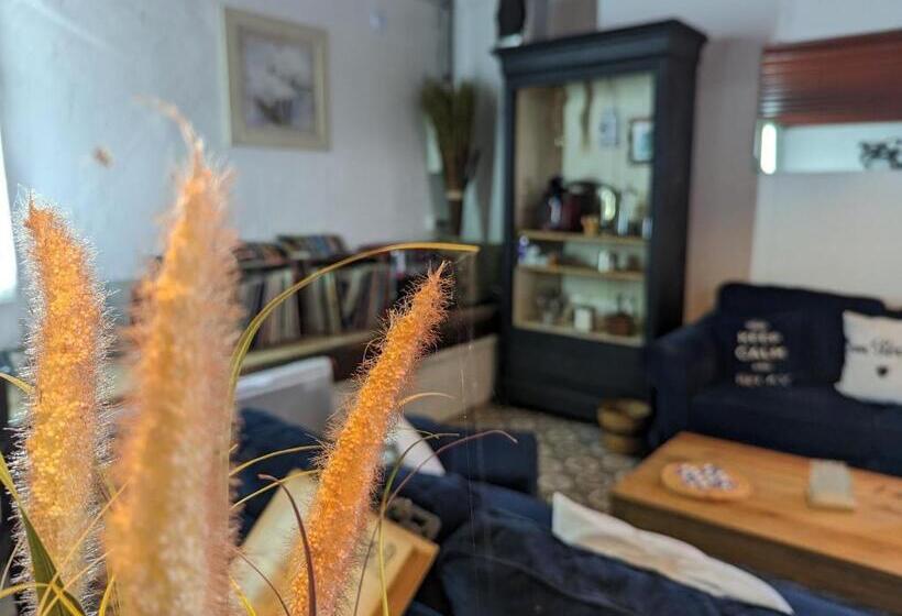 膳宿费 Guestroom Bouges Le Château, 1 Pièce, 3 Personnes   Fr 1 591 536