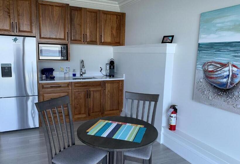 بنسيون Ocean Front Private Suite