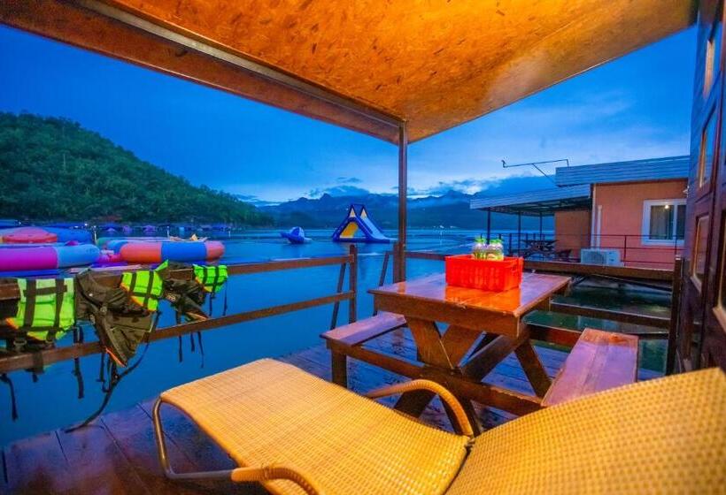 เดอะวอเตอร์ปาร์ครีสอร์ท  The Water Park Resort