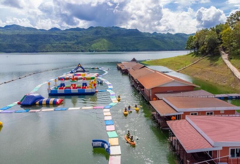 เดอะวอเตอร์ปาร์ครีสอร์ท  The Water Park Resort