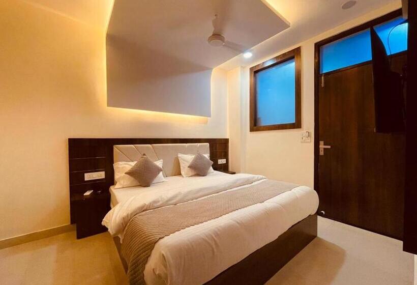 تختخواب و صبحانه The Devine Ganga   Best Hotel In Haridwar