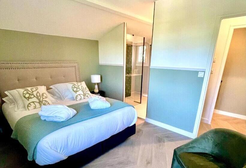 ベッドアンドブレックファースト Les 15 Chenes Chambres D Hôtes, Parc Arboré De 5000 M2 à 20km Du Puydufou Une Suite Familiale Et 3 C