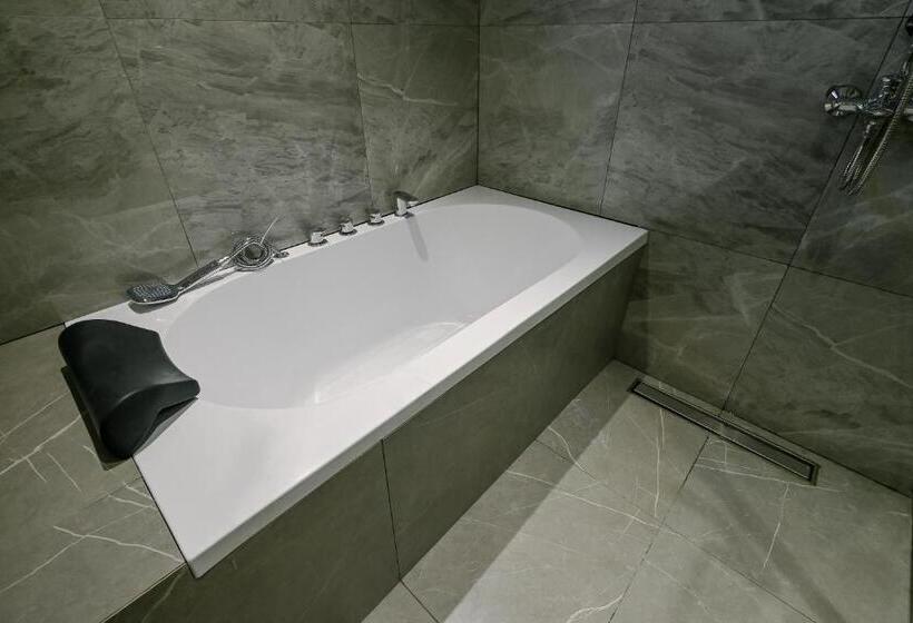 هتل Ardenhills Suites