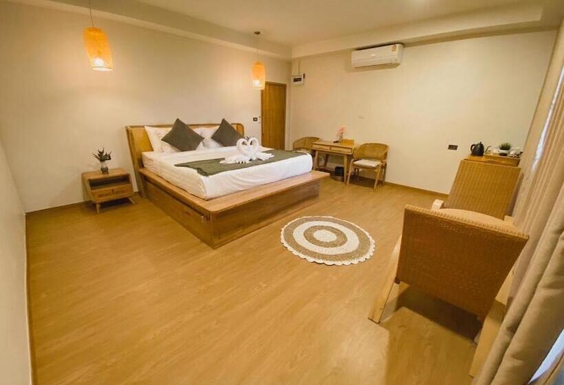 هتل Cirrus Valley Hill Resort