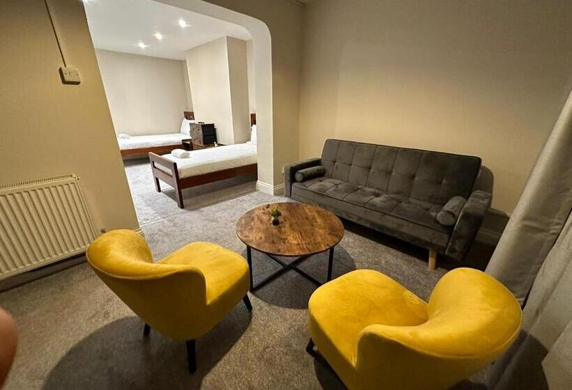 هتل Inn By The Sea, Portsmouth   En Suite Rooms With Or Without Sea View