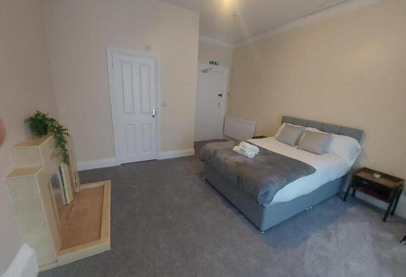 هتل Inn By The Sea, Portsmouth   En Suite Rooms With Or Without Sea View