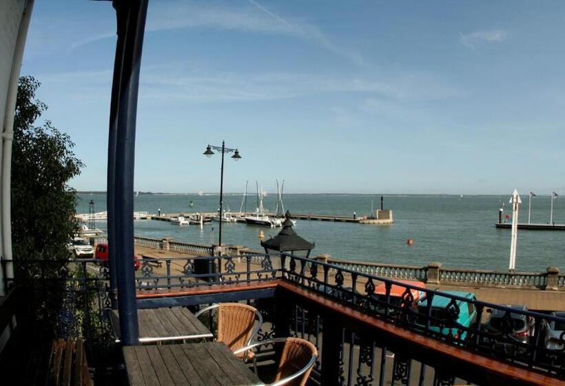 هتل Royal London Yacht Club