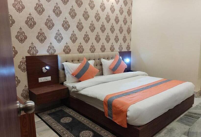 Отель The Kashi Residency