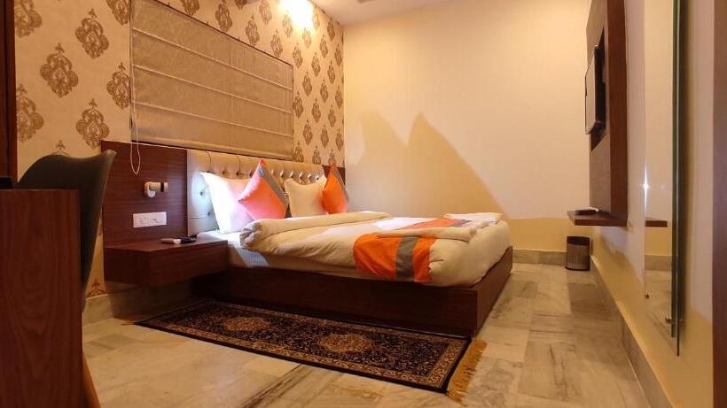 فندق The Kashi Residency