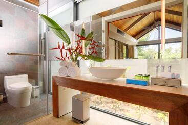 هتل Villa Escape Burasari