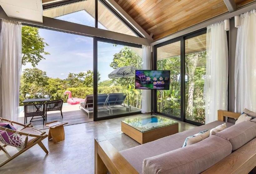 هتل Villa Escape Burasari