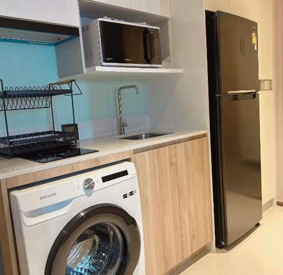 Once Pattaya Seaview Condo