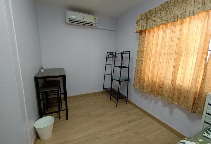 ペンション Be Happy House Bangyai