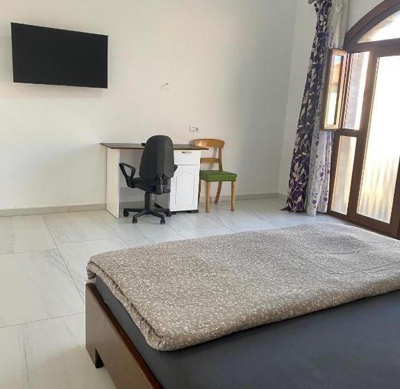 پانسیون Confort House