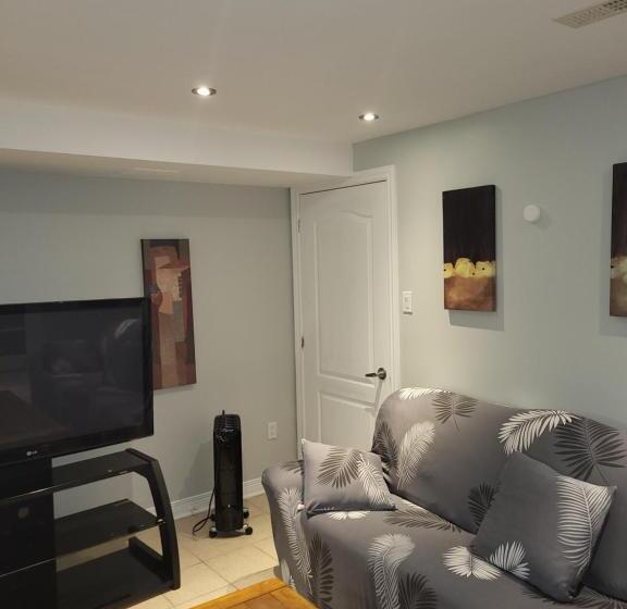 膳宿费 Lovely Guest Entire Apartment Minutes From Ottawa Airport