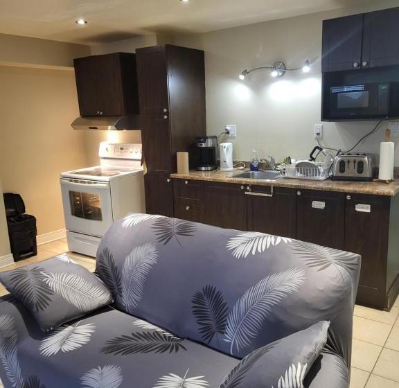 膳宿费 Lovely Guest Entire Apartment Minutes From Ottawa Airport