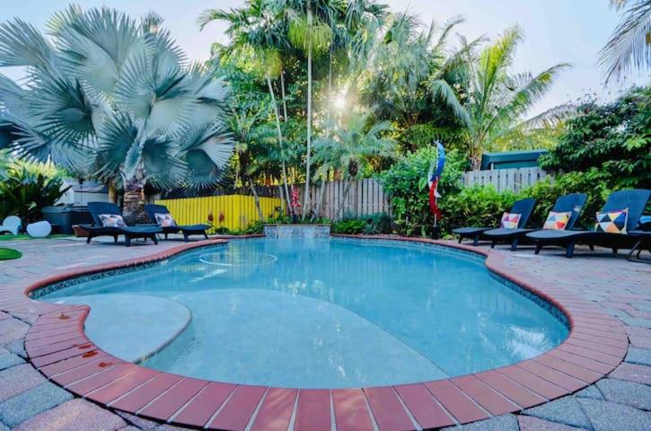 پانسیون Sexyvibe2/private Room/out Shower/pool/clothin Opt