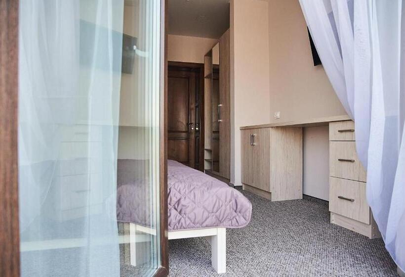 ユースホステル вілла край неба