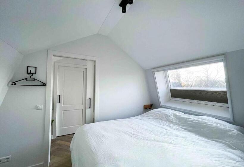 تختخواب و صبحانه Lovely Private Cottage Near Amsterdam