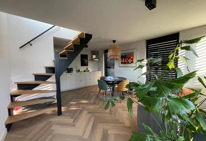 تختخواب و صبحانه Lovely Private Cottage Near Amsterdam