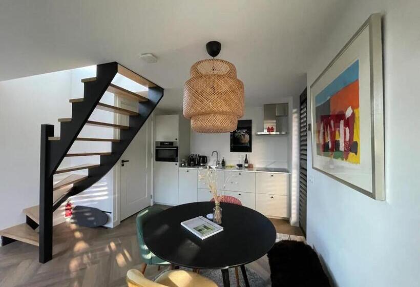 تختخواب و صبحانه Lovely Private Cottage Near Amsterdam