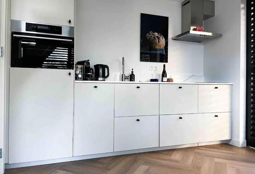 تختخواب و صبحانه Lovely Private Cottage Near Amsterdam