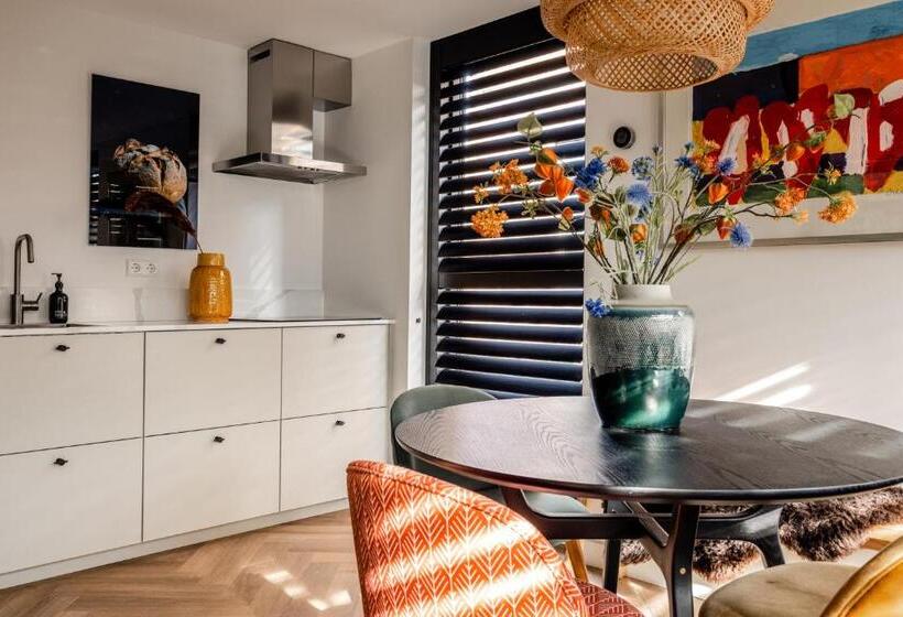 تختخواب و صبحانه Lovely Private Cottage Near Amsterdam