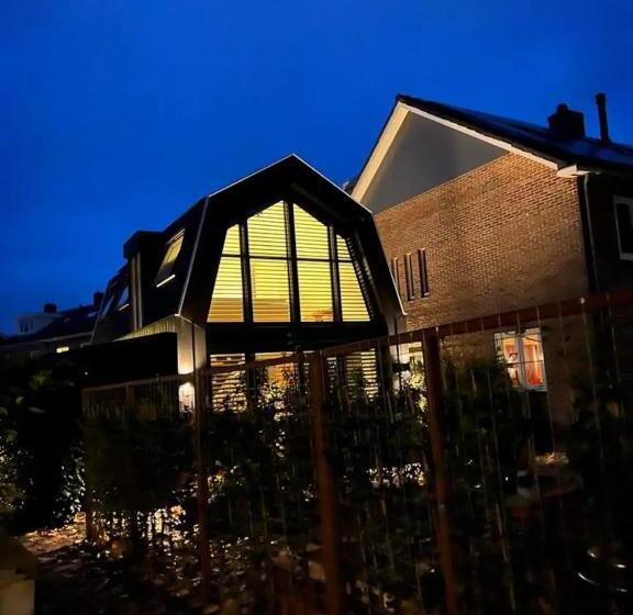 تختخواب و صبحانه Lovely Private Cottage Near Amsterdam