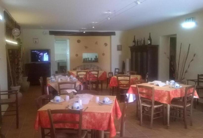 Отель Agriturismo Il Prataccio Di Rocchi Aldo