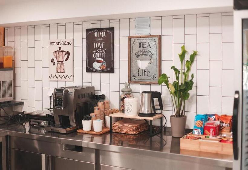 هتل Alma Candida 22