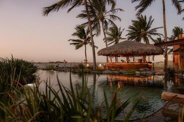 هتل Bambu Blu Lagoon Homes