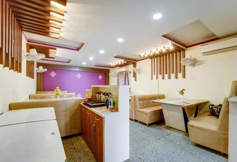 Отель Collection O Gitanjali & Restaurant