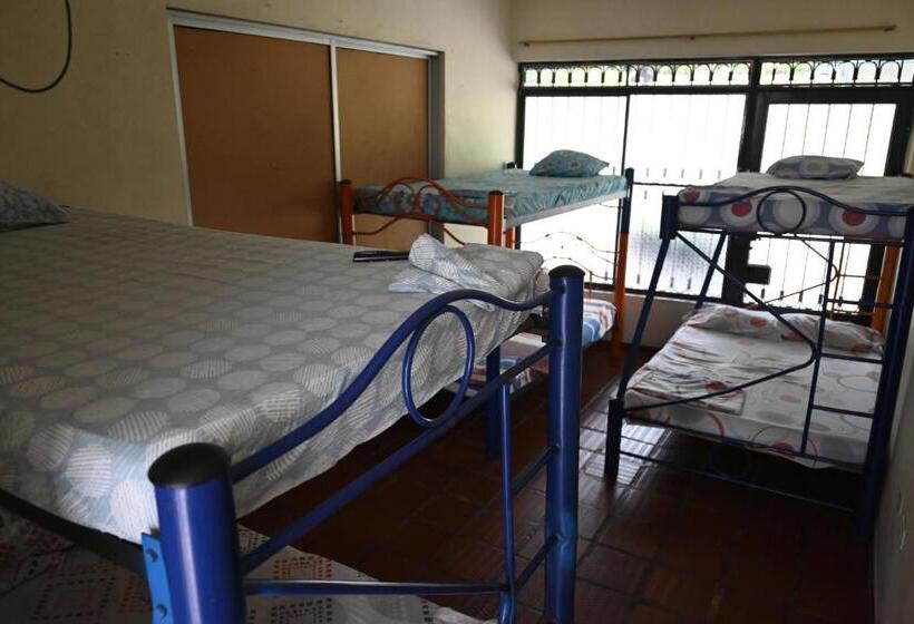 هتل کپسول El Descanso