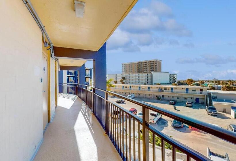 هتل Hawaiian Inn 431