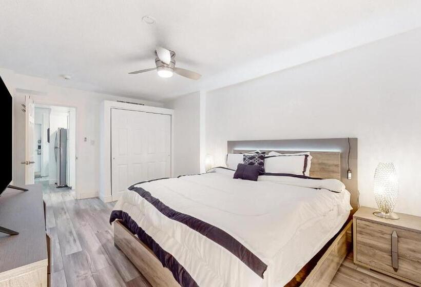 هتل Hawaiian Inn 431