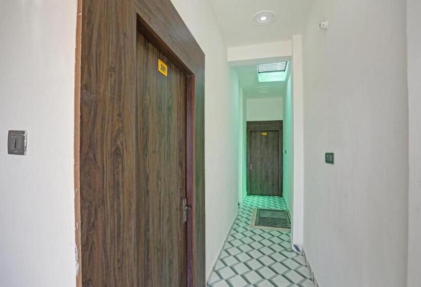 בית מלון כפרי Oyo Flagship Palacio Inn