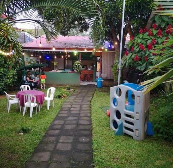 هتل Paradise Alajuela