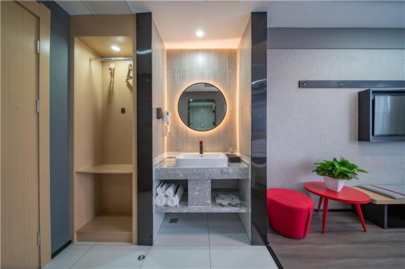 Отель Thank Inn Plus Jinan Laiwukou Town