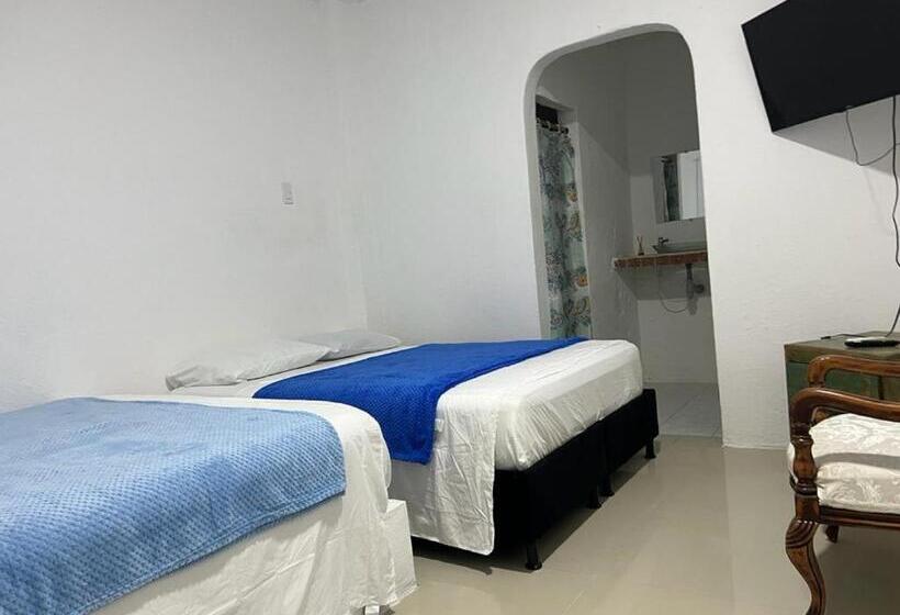 هتل Tr Económico Y Cómodo Con Piscina