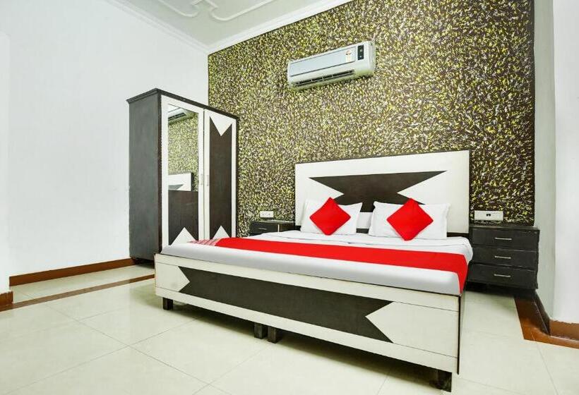 Oyo Flagship 81310 Hotel Sunrise