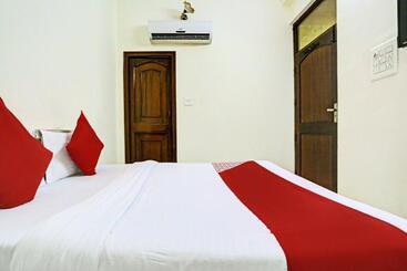 Oyo Flagship 81335 Hotel Khusi Inn