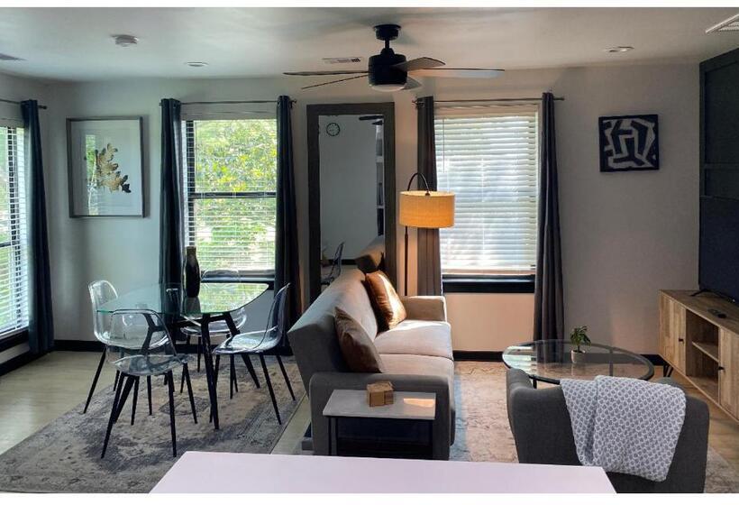 پانسیون Champion Suite; Modern Guesthouse