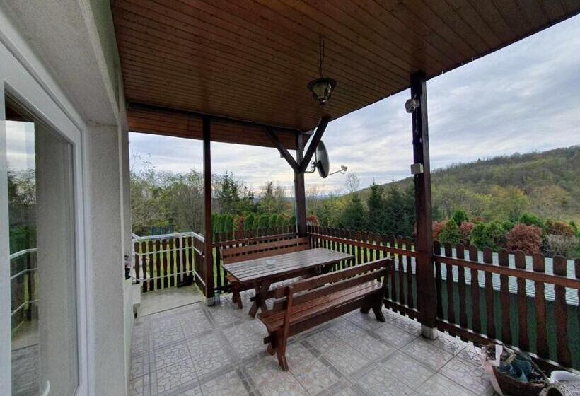 بنسيون Egervári Béres Vendégház  Középső Apartman