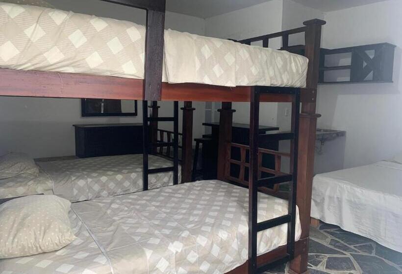 پانسیون /hostal Casa Blanca