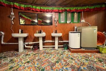Tavern Hostel仁和客栈
