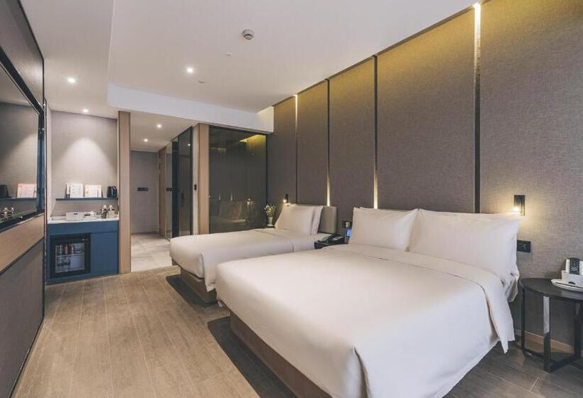 Atour Hotel East Nanjing Road Near The Bund