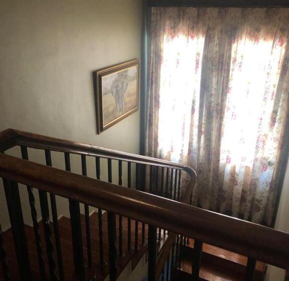 Colenso Lodge B&b