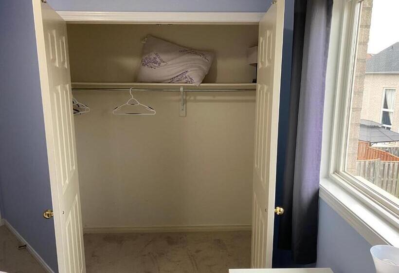 تختخواب و صبحانه Spacious Private Room